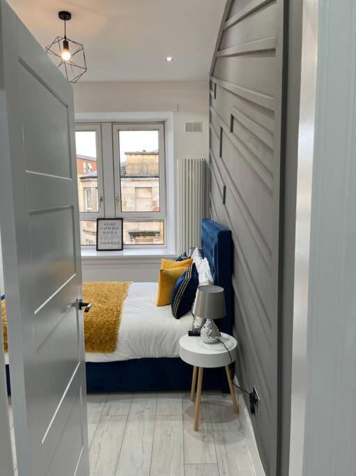Cheerful 2 Bedroom Homely Apartment, Sleeps 6 Guest Comfy, 3X Double Bed, Parking, Free Wifi, Suitable For Business, Leisure Guest,Glasgow, Glasgow West End, Near City Centre Екстериор снимка