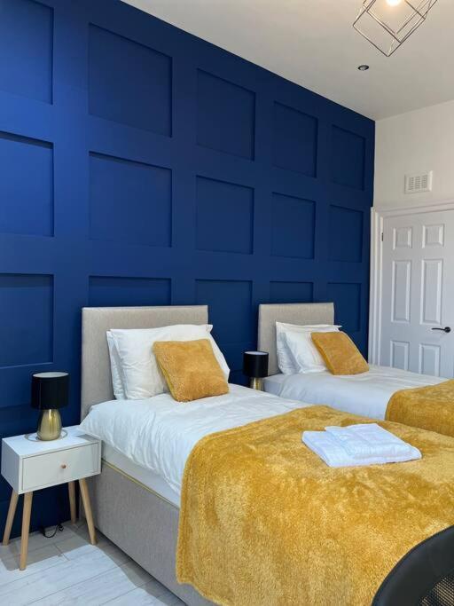 Cheerful 2 Bedroom Homely Apartment, Sleeps 6 Guest Comfy, 3X Double Bed, Parking, Free Wifi, Suitable For Business, Leisure Guest,Glasgow, Glasgow West End, Near City Centre Екстериор снимка
