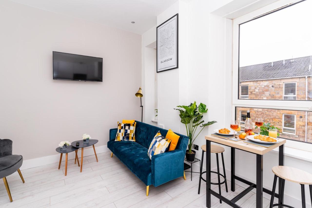 Cheerful 2 Bedroom Homely Apartment, Sleeps 6 Guest Comfy, 3X Double Bed, Parking, Free Wifi, Suitable For Business, Leisure Guest,Glasgow, Glasgow West End, Near City Centre Екстериор снимка