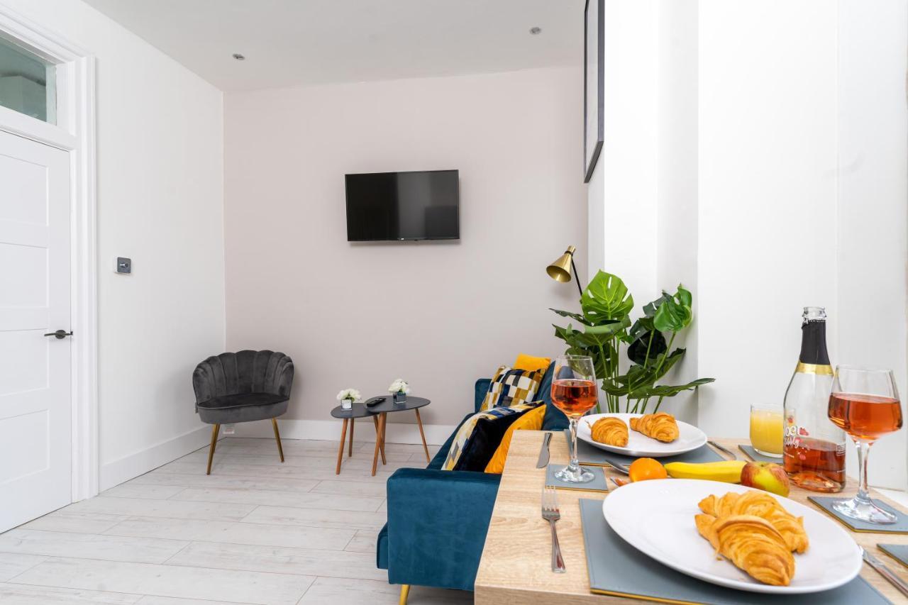 Cheerful 2 Bedroom Homely Apartment, Sleeps 6 Guest Comfy, 3X Double Bed, Parking, Free Wifi, Suitable For Business, Leisure Guest,Glasgow, Glasgow West End, Near City Centre Екстериор снимка